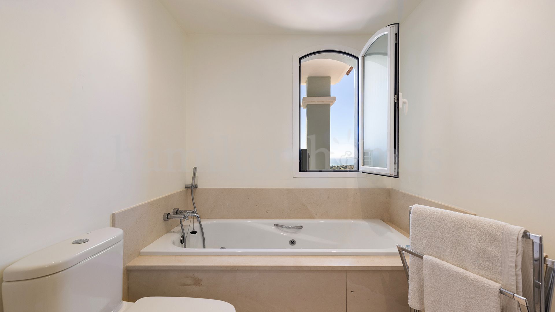 Penthouse in Doña Julia, Casares