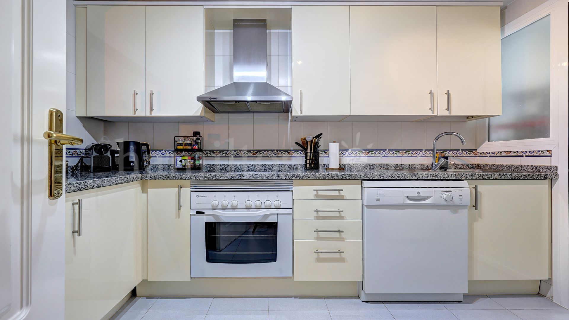 Apartamento Planta Baja en Duquesa Village, Manilva