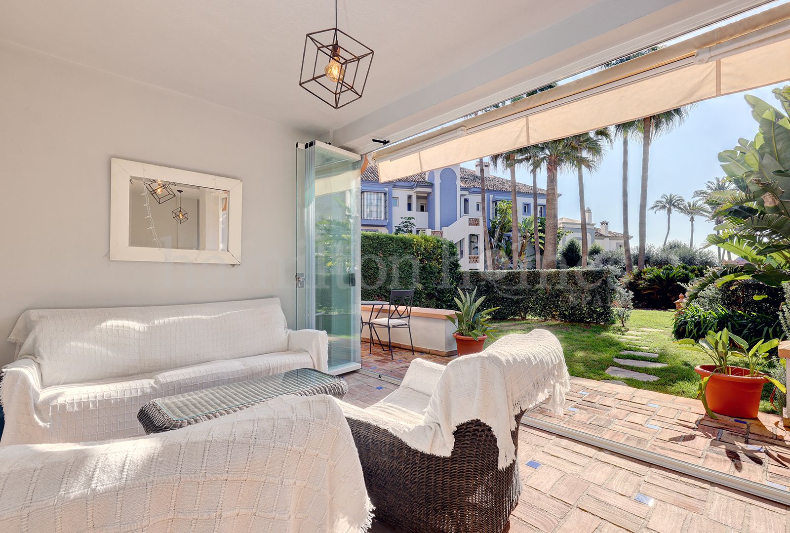 Ground Floor Apartment in La Perla de la Bahía, Casares