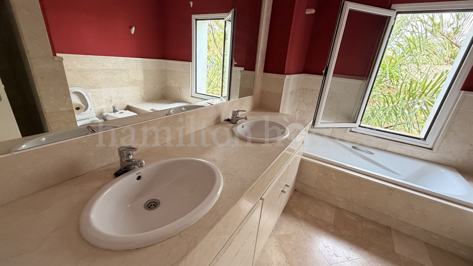 Villa in La Duquesa Golf, Manilva