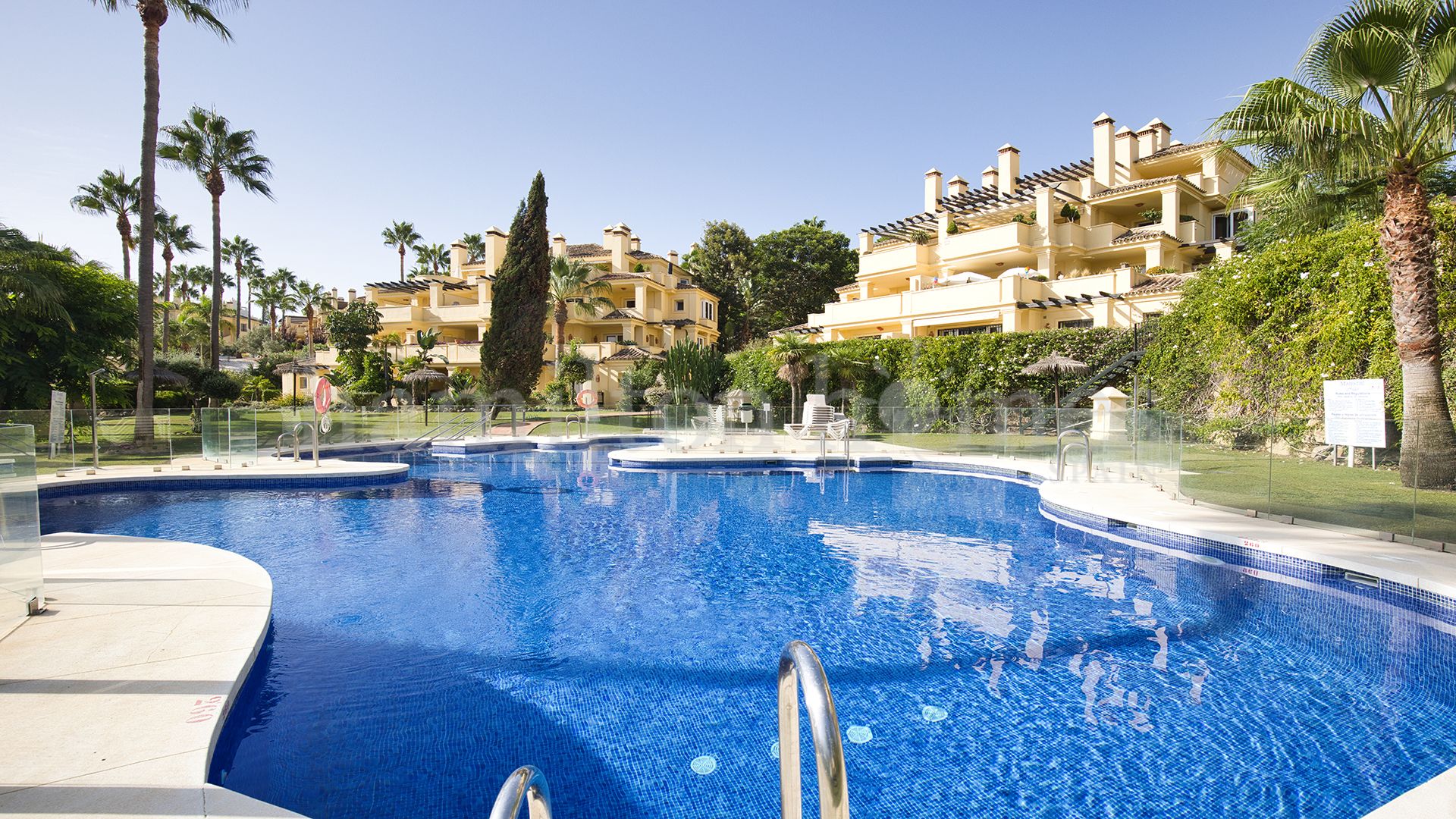 Apartment in Majestic, Casares