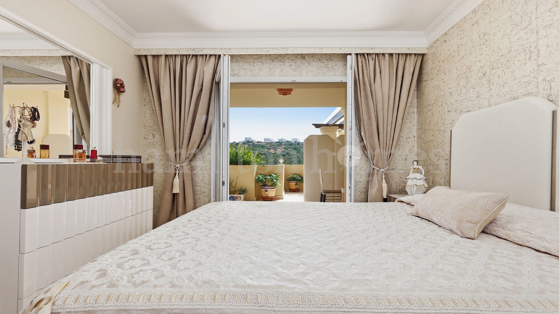 Apartment in Majestic, Casares