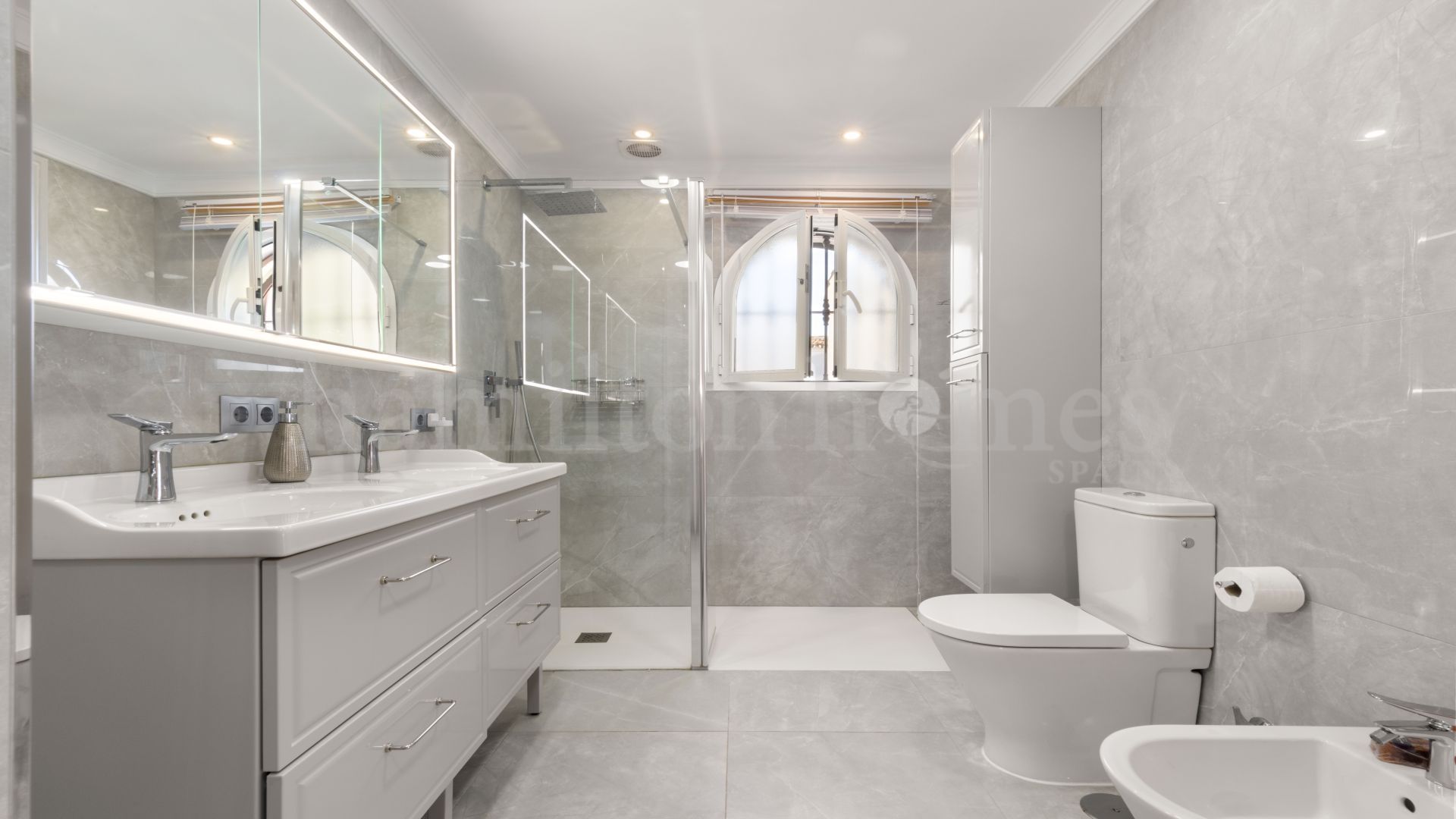 Semi Detached Villa in La Duquesa Golf, Manilva