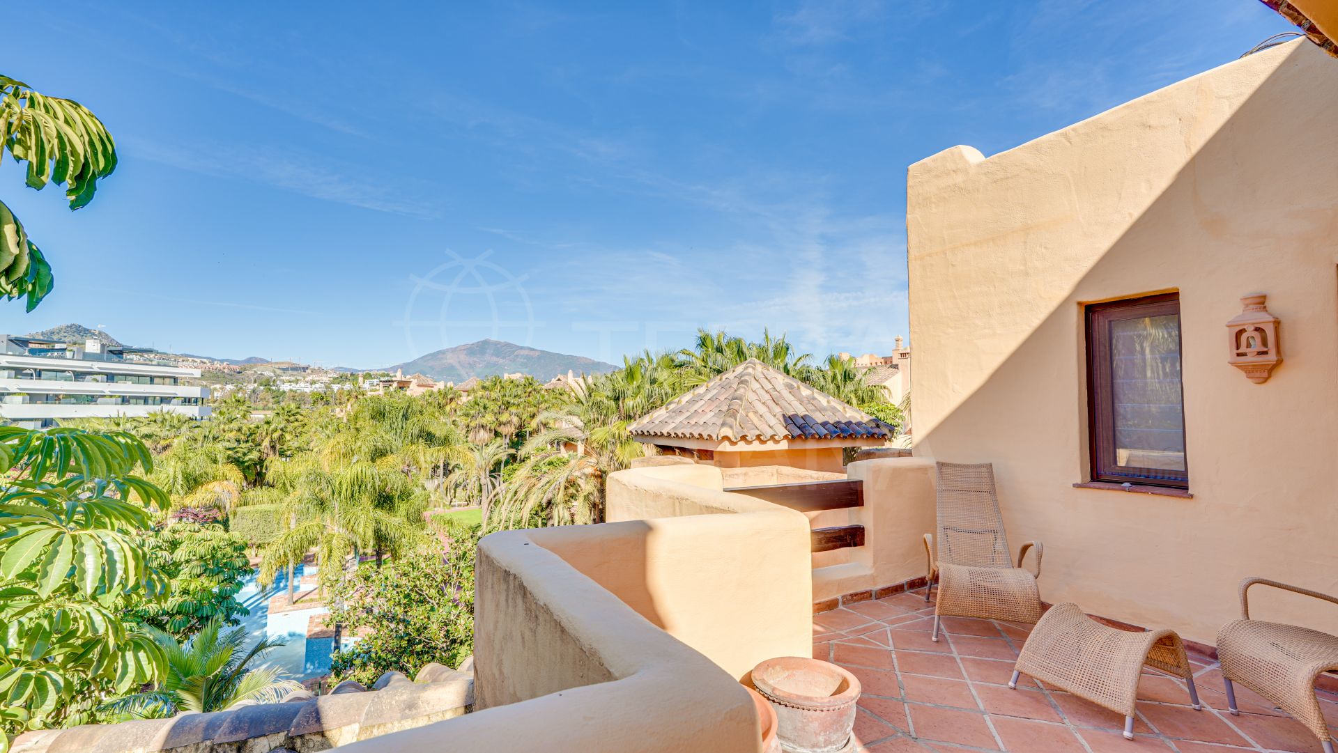 Duplex Penthouse in El Campanario, Estepona