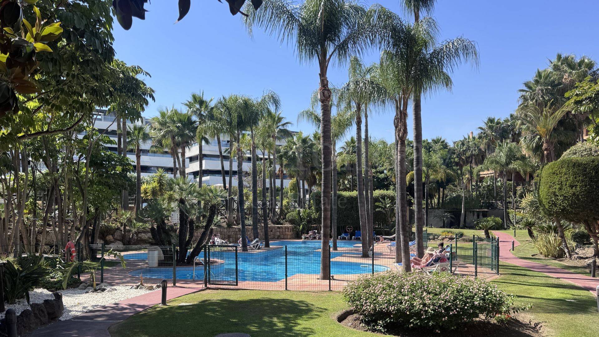 Atico Duplex en El Campanario, Estepona