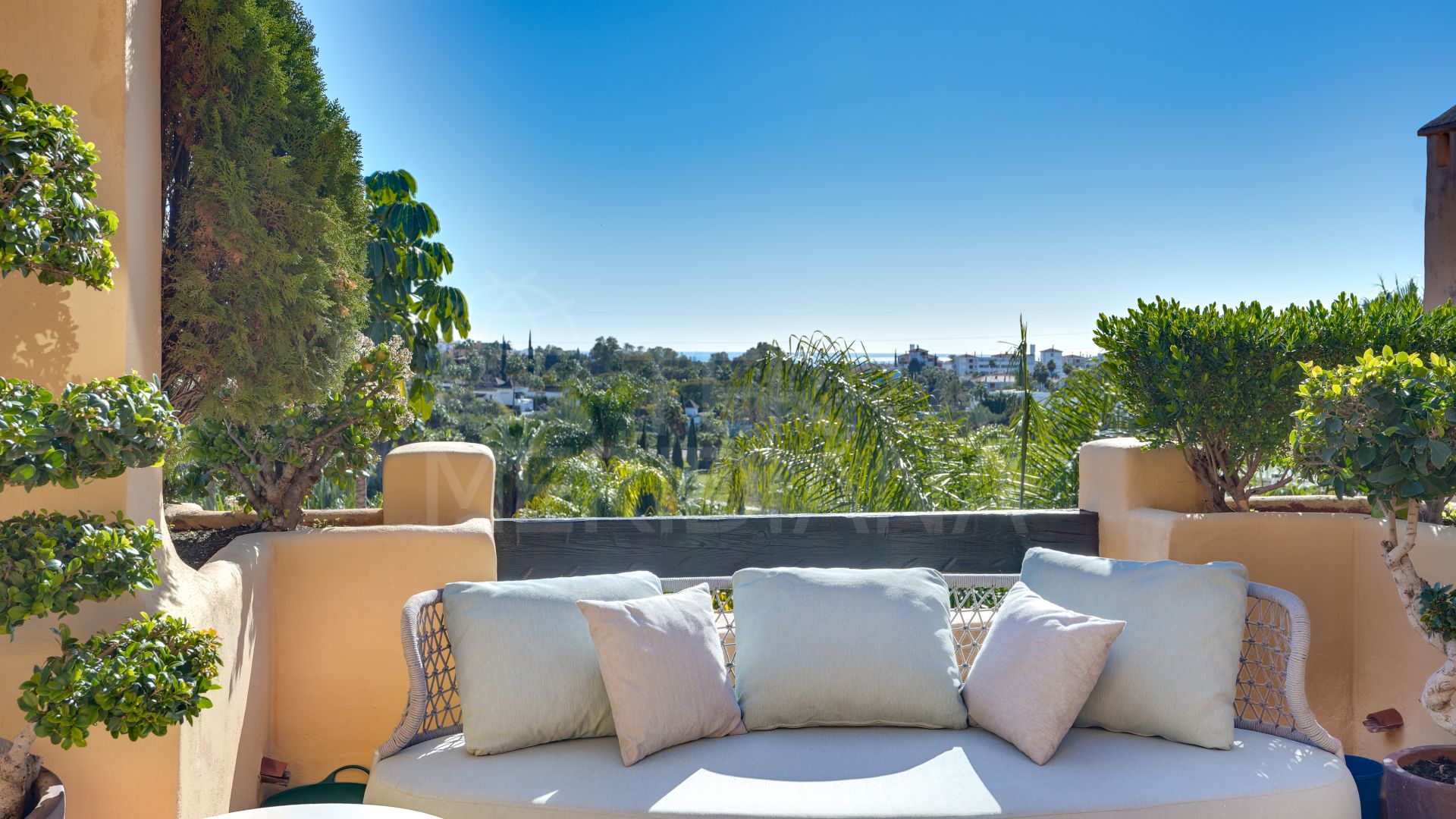 Duplex Penthouse in El Campanario, Estepona