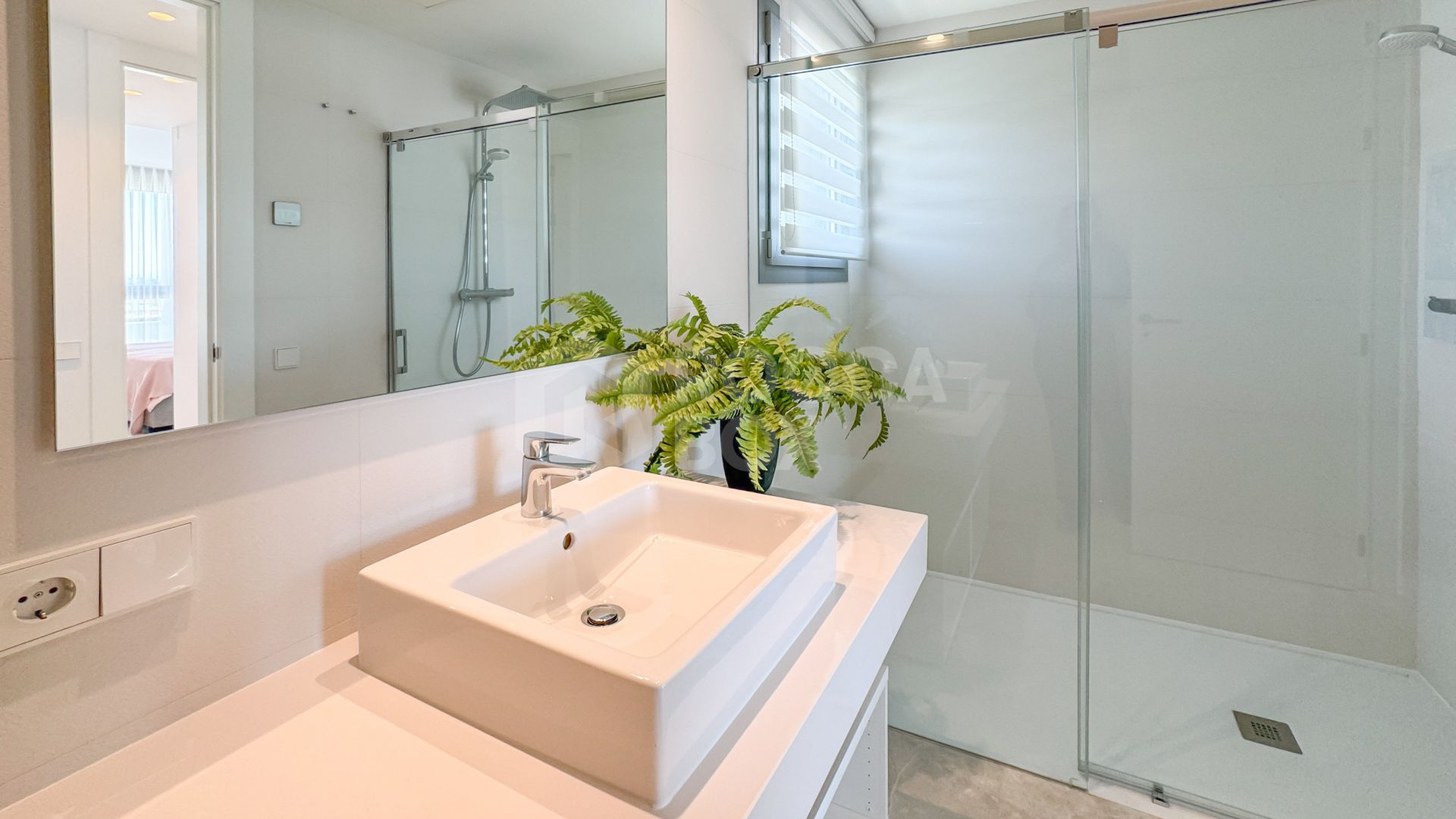 Contemporary penthouse with terrace and solarium both with panoramic views of the Mediterranean Sea in top location