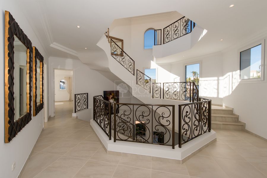 Villa  in New Golden Mile, Estepona East, Estepona