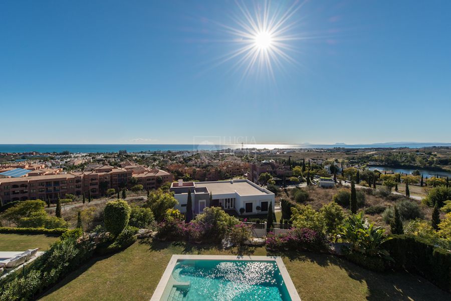 Villa  in New Golden Mile, Estepona East, Estepona