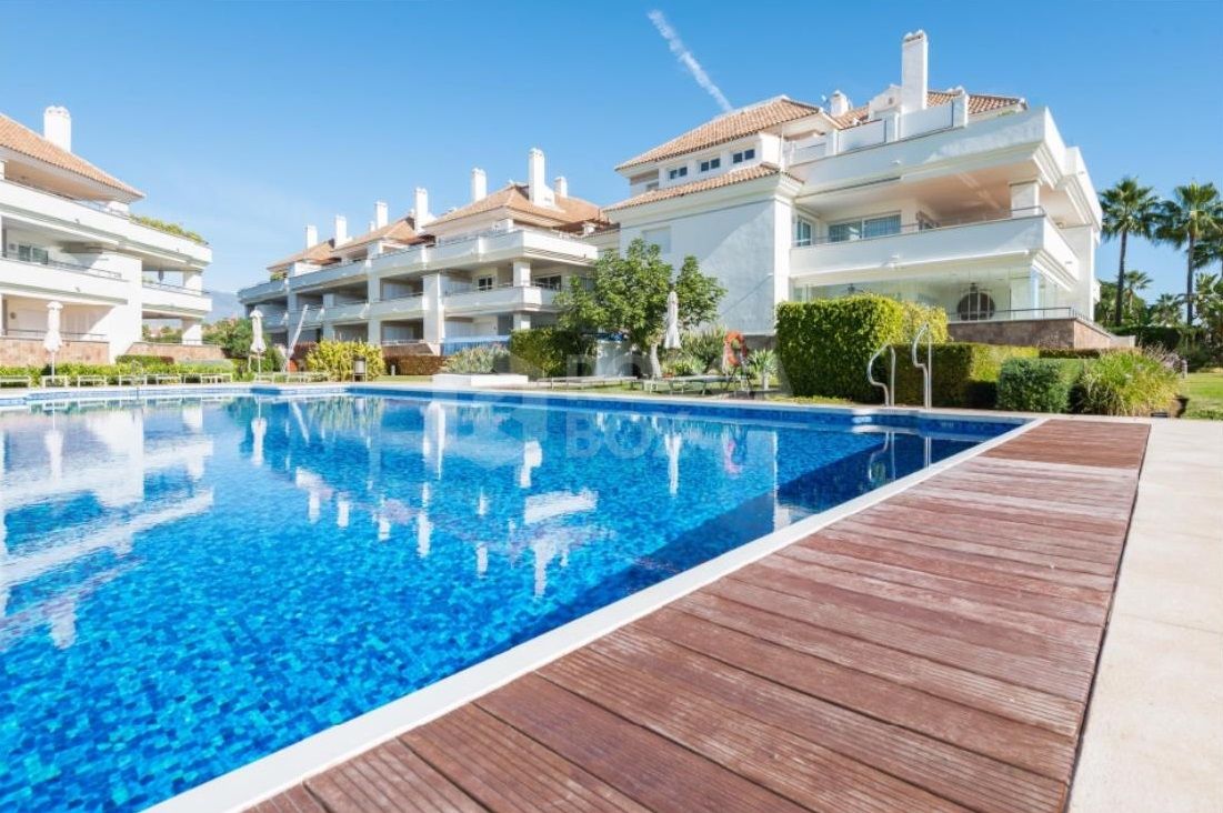 Apartment for sale in New Golden Mile, Estepona East