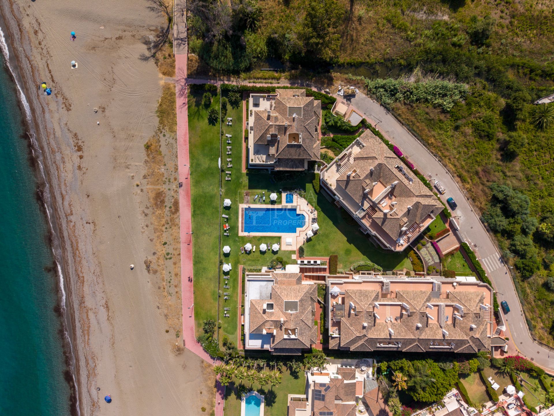 Apartamento  en New Golden Mile, Estepona Este, Estepona