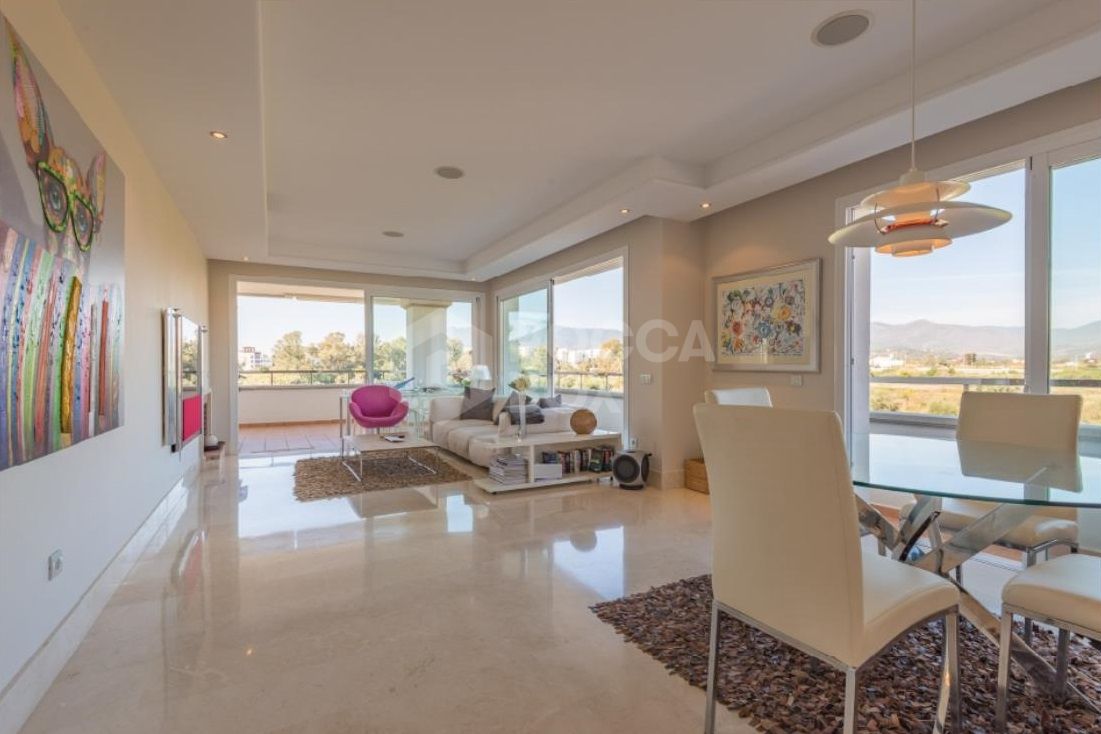 Apartment for sale in New Golden Mile, Estepona East