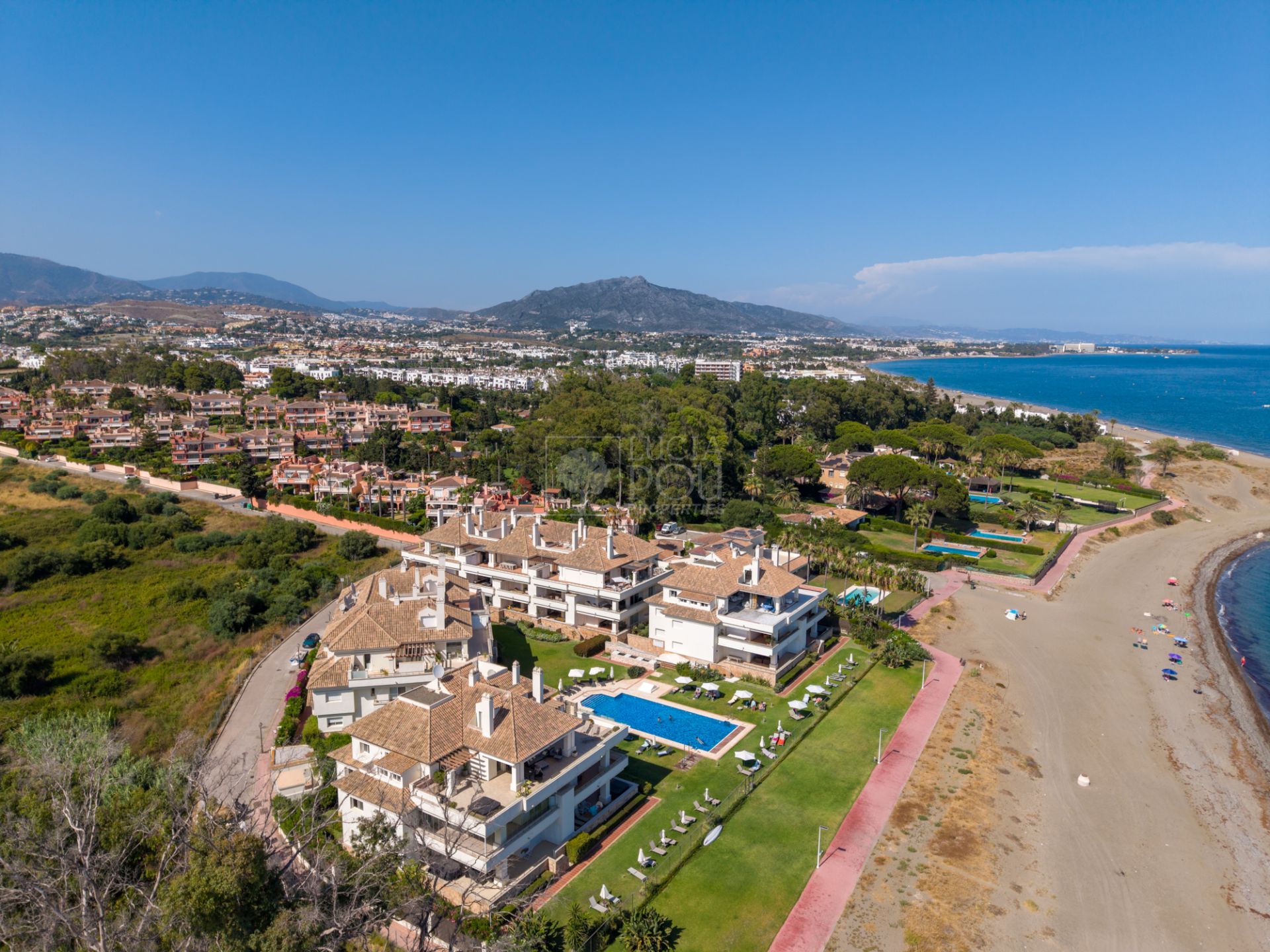 Apartamento  en New Golden Mile, Estepona Este, Estepona