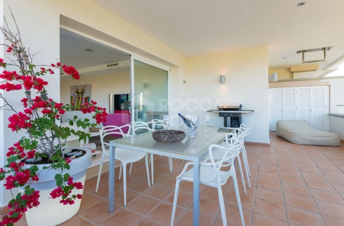 Apartment for sale in New Golden Mile, Estepona East