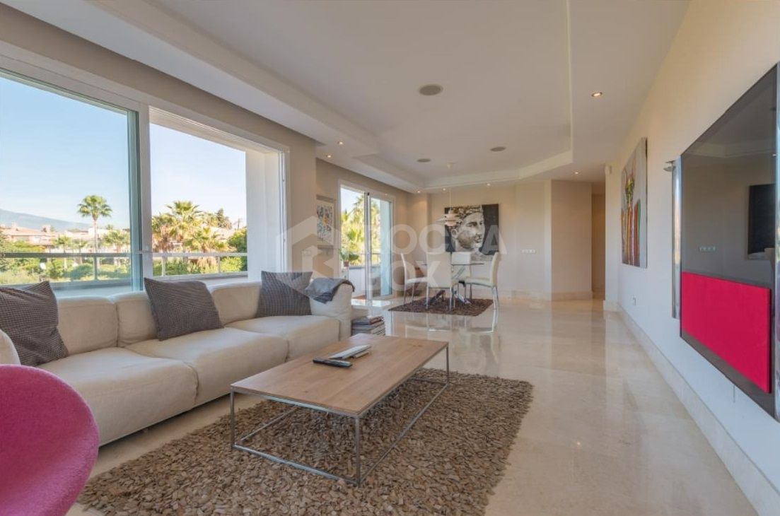 Apartment for sale in New Golden Mile, Estepona East