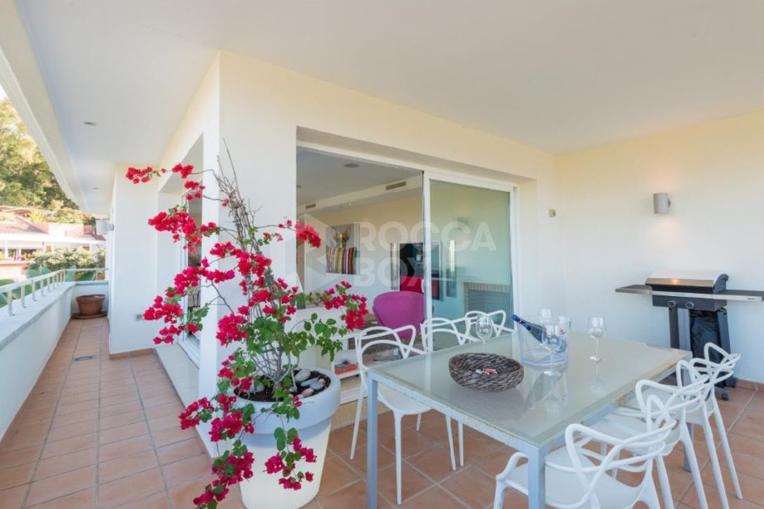 Apartment for sale in New Golden Mile, Estepona East