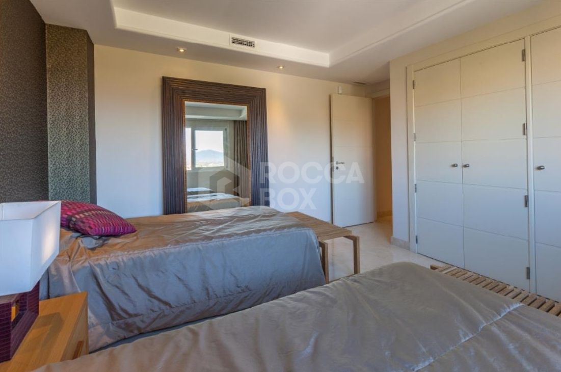 Apartment for sale in New Golden Mile, Estepona East