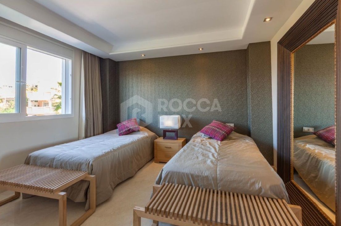 Apartment for sale in New Golden Mile, Estepona East