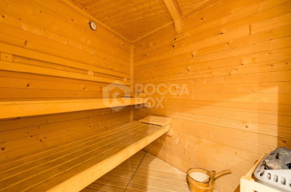 Apartment for sale in New Golden Mile, Estepona East