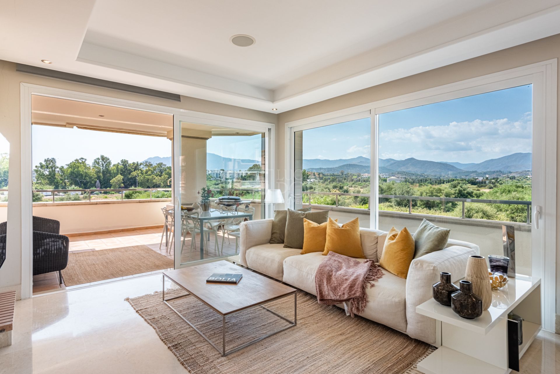 Apartamento  en New Golden Mile, Estepona Este, Estepona