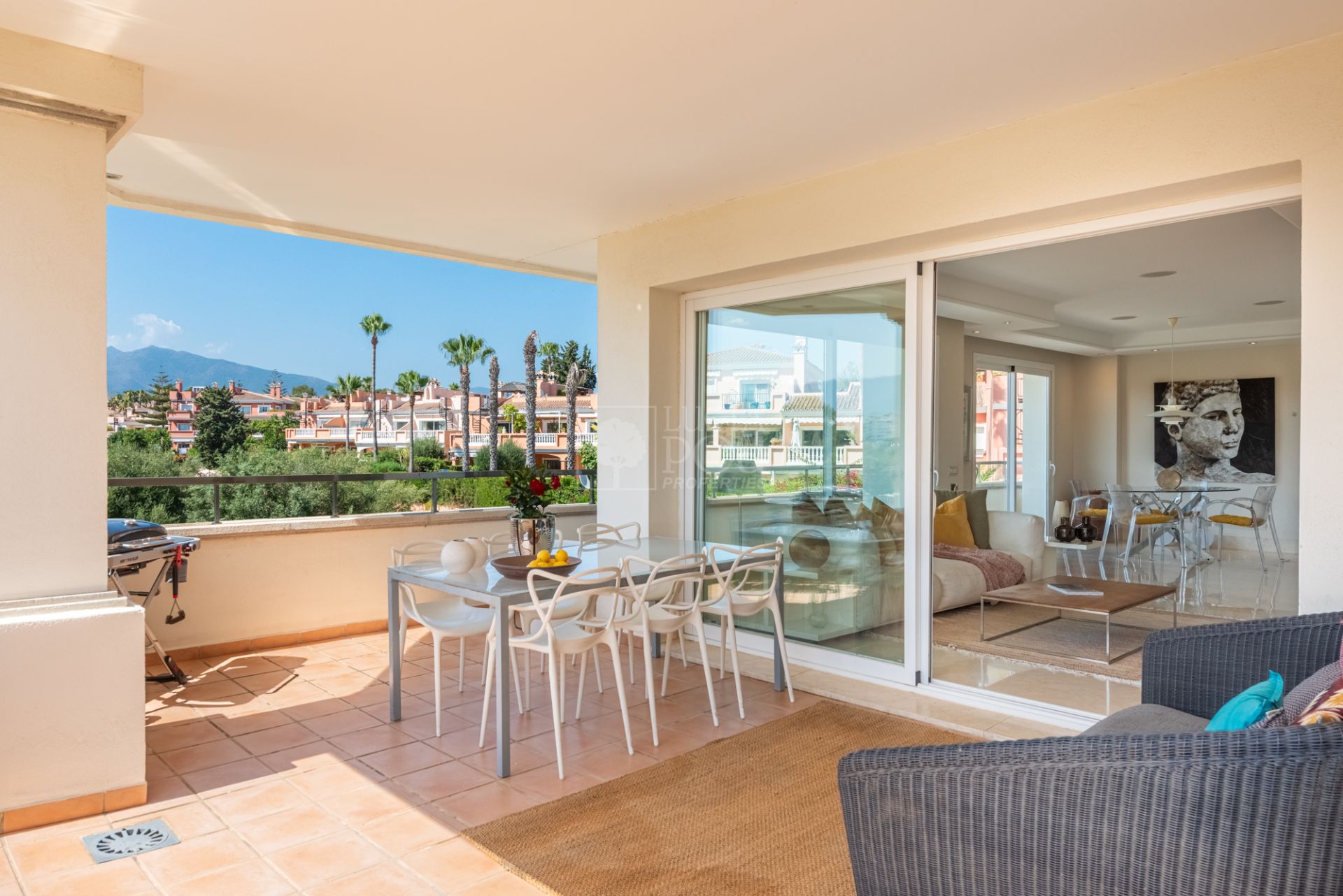 Apartamento  en New Golden Mile, Estepona Este, Estepona
