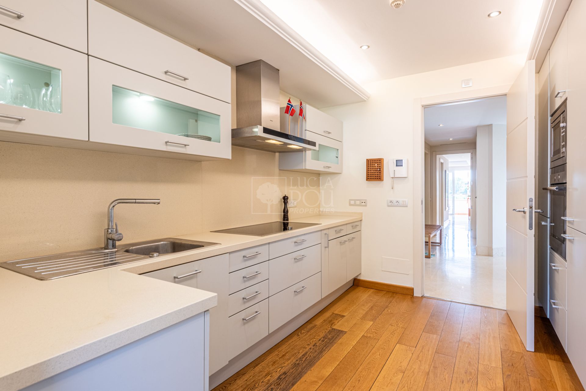 Apartamento  en New Golden Mile, Estepona Este, Estepona