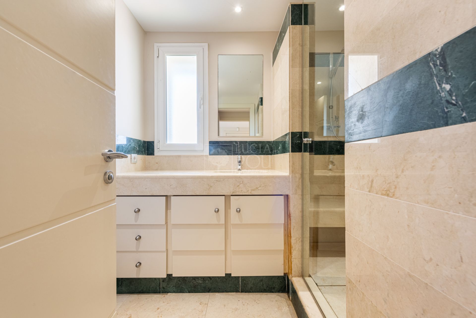 Apartamento  en New Golden Mile, Estepona Este, Estepona