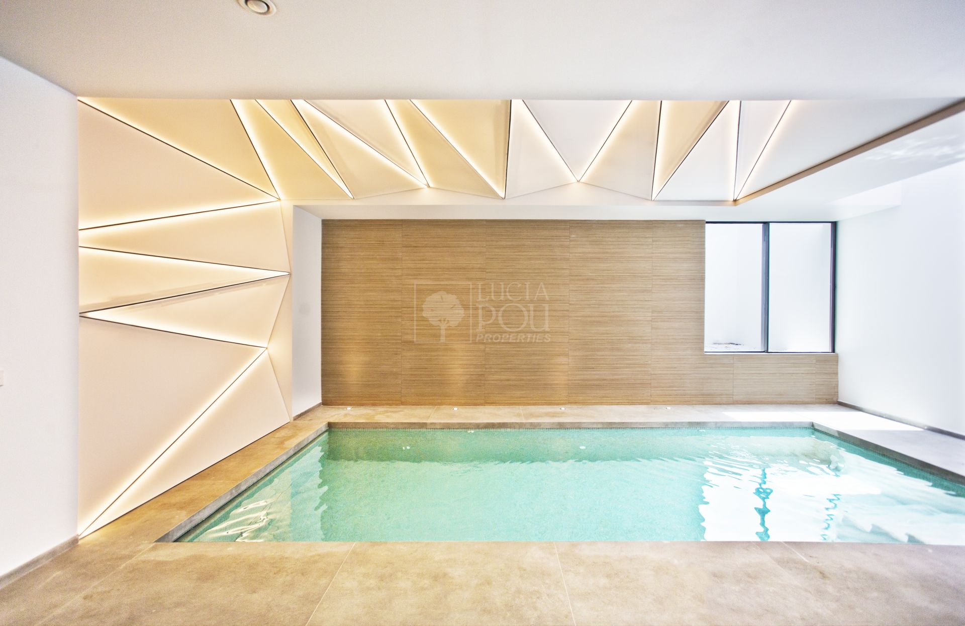 Villa  in New Golden Mile, Estepona East, Estepona