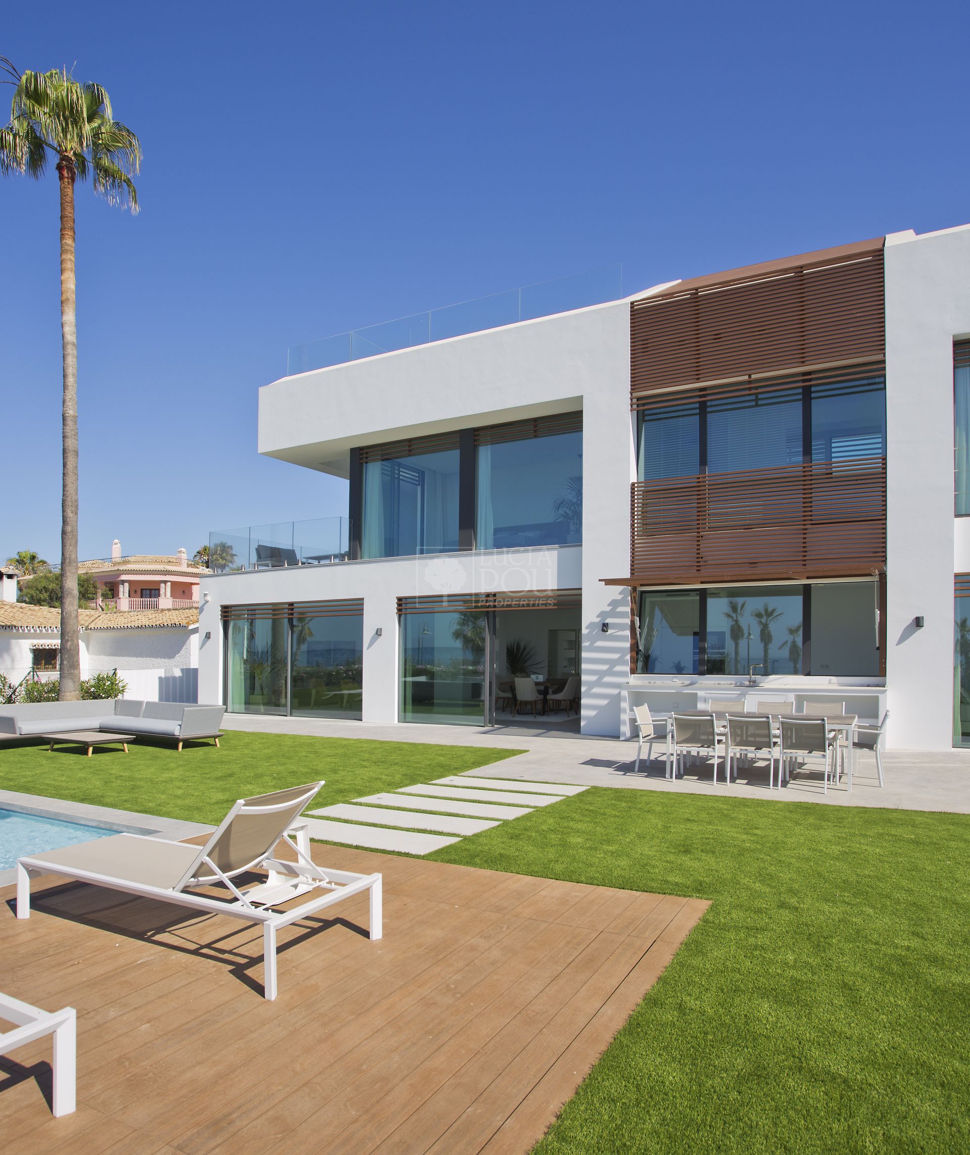 Villa  in New Golden Mile, Estepona East, Estepona