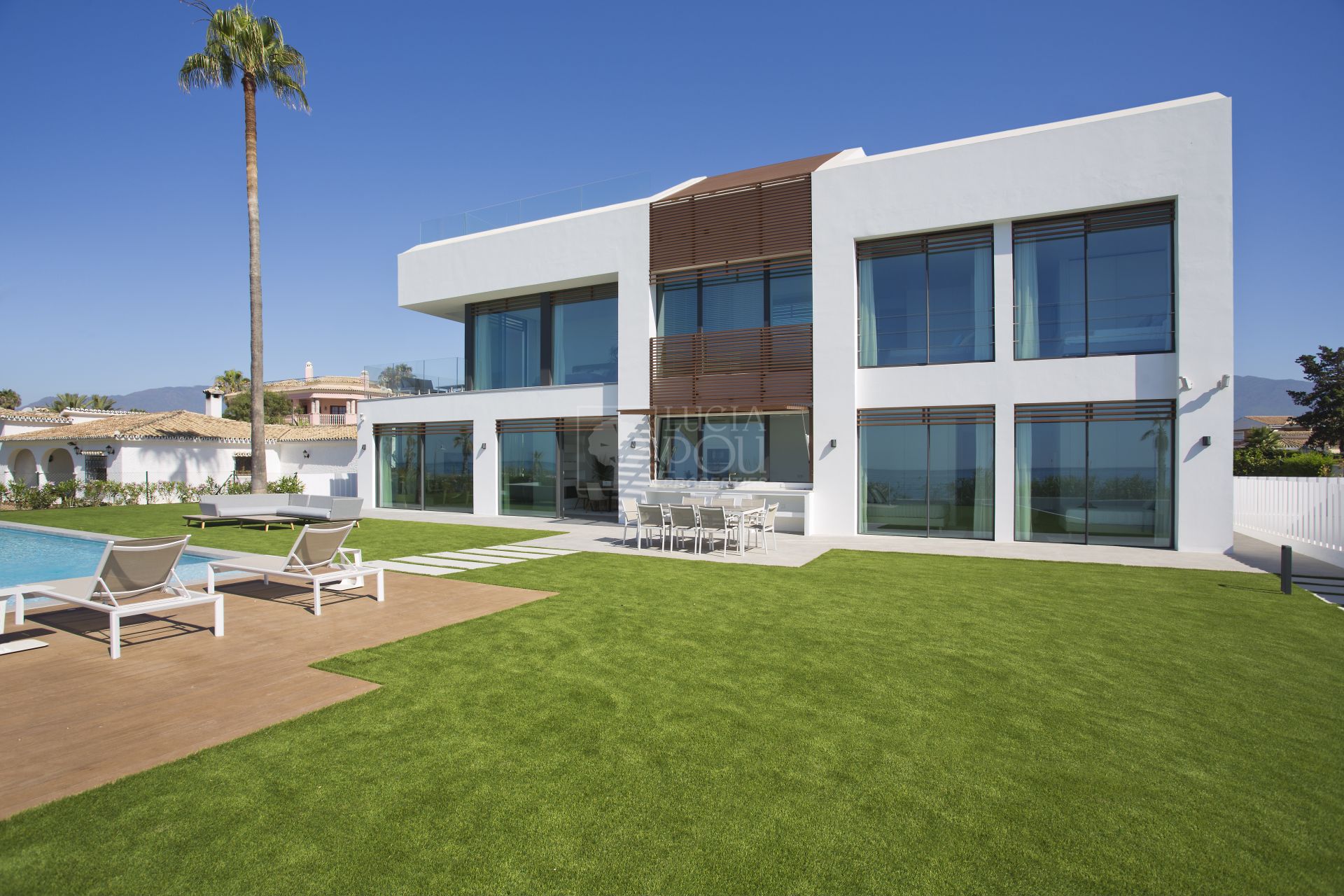 Villa  in New Golden Mile, Estepona East, Estepona