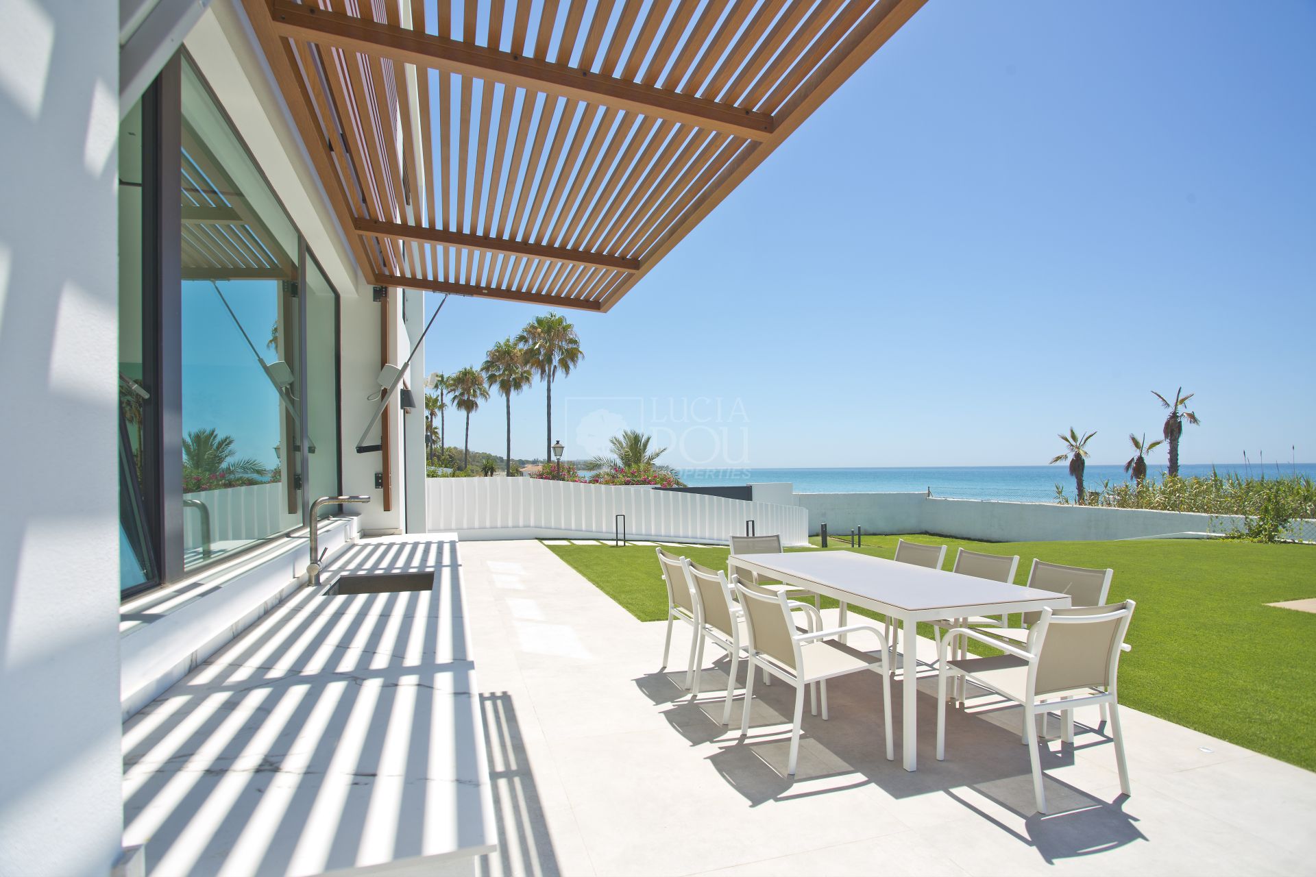 Villa  in New Golden Mile, Estepona East, Estepona