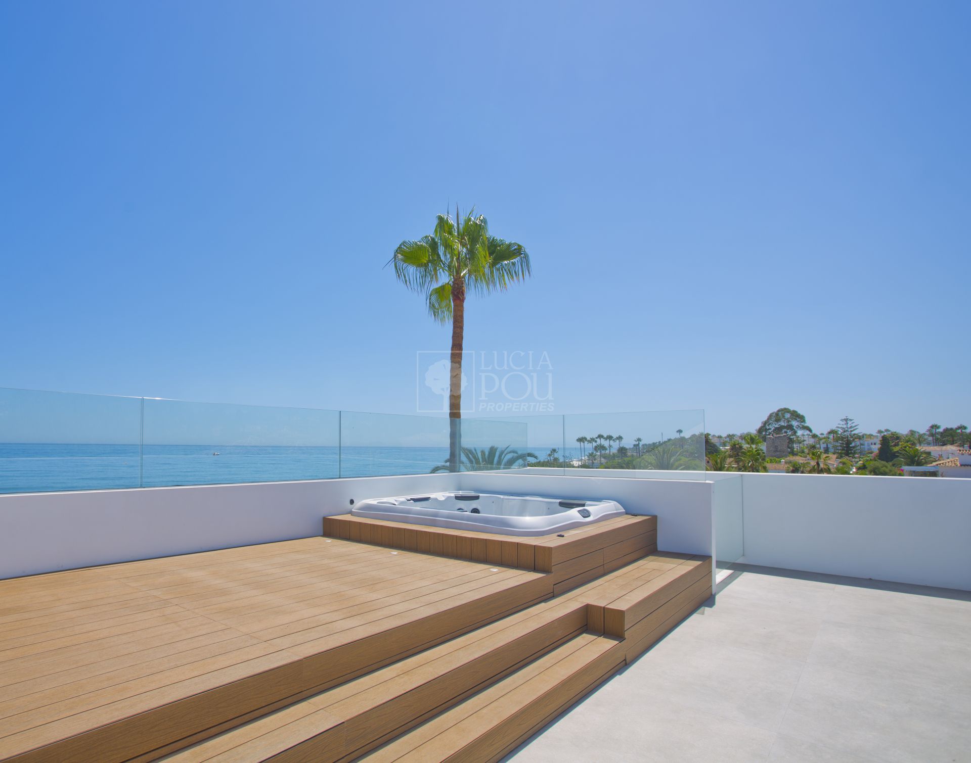 Villa  in New Golden Mile, Estepona East, Estepona