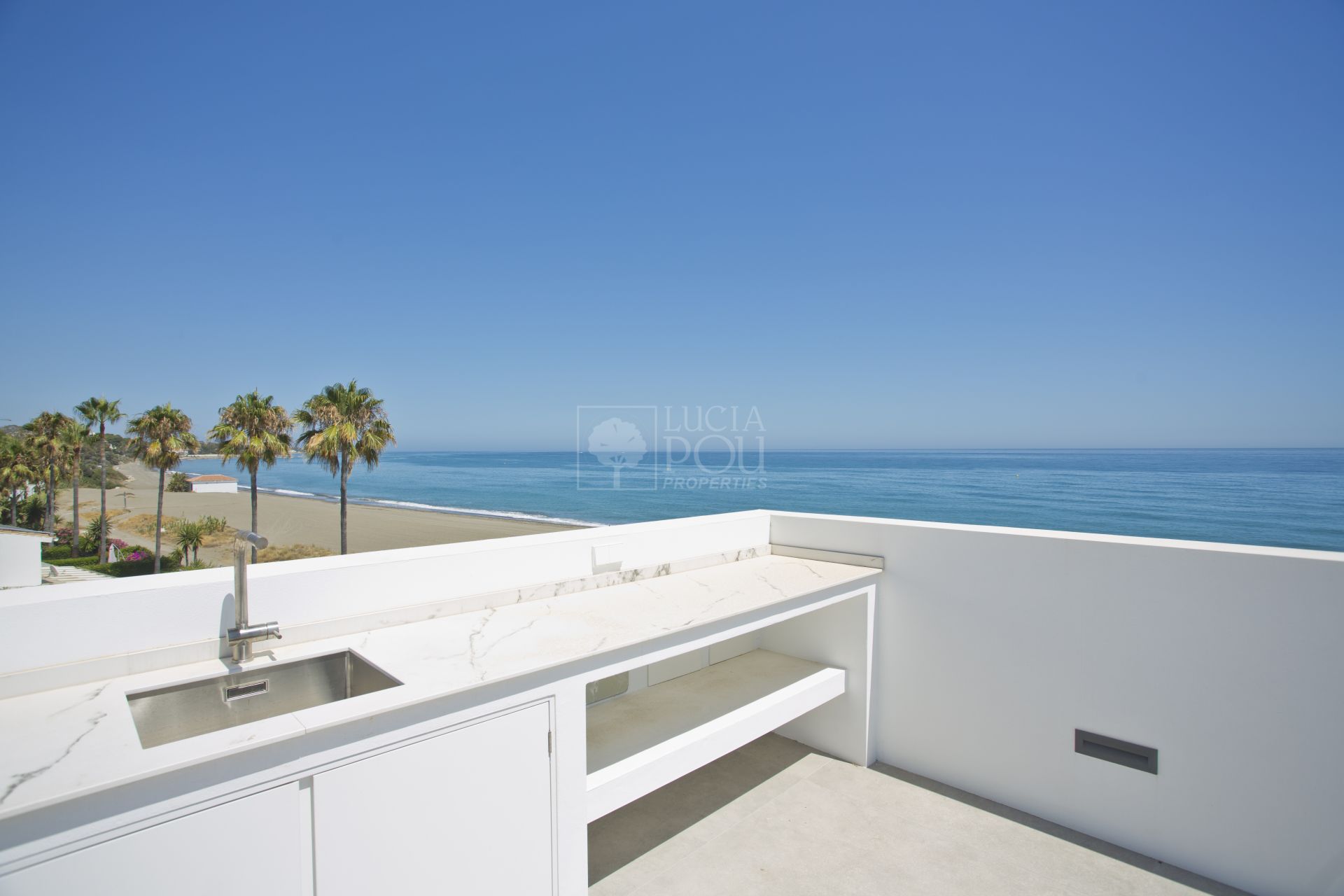 Villa  in New Golden Mile, Estepona East, Estepona