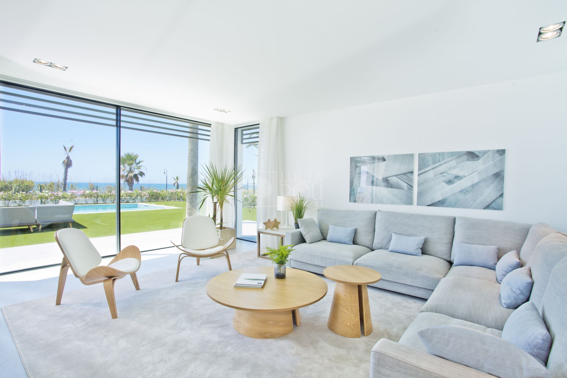 Villa  in New Golden Mile, Estepona East, Estepona