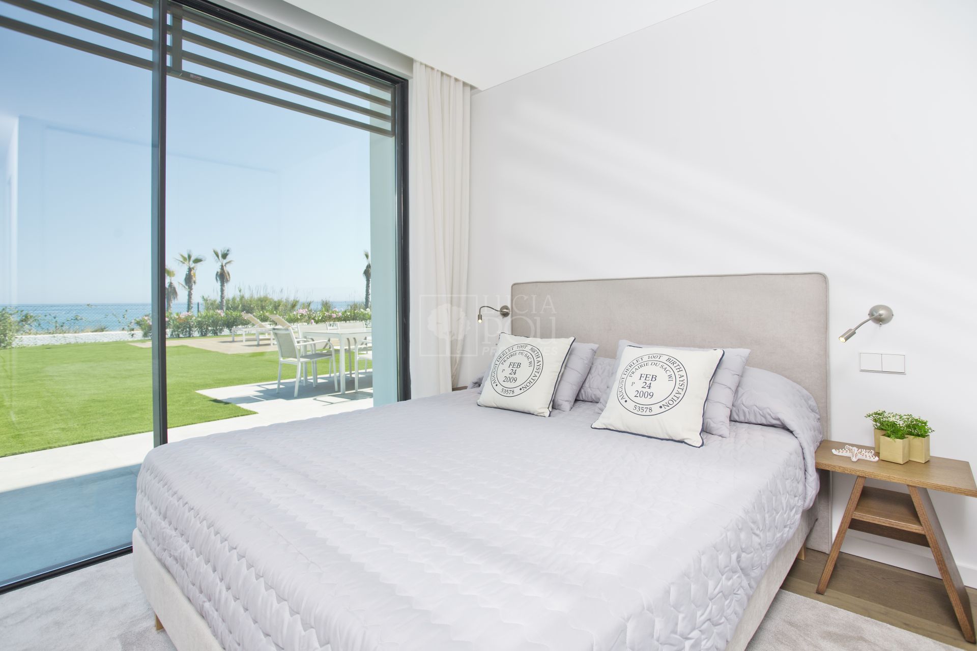 Villa  in New Golden Mile, Estepona East, Estepona