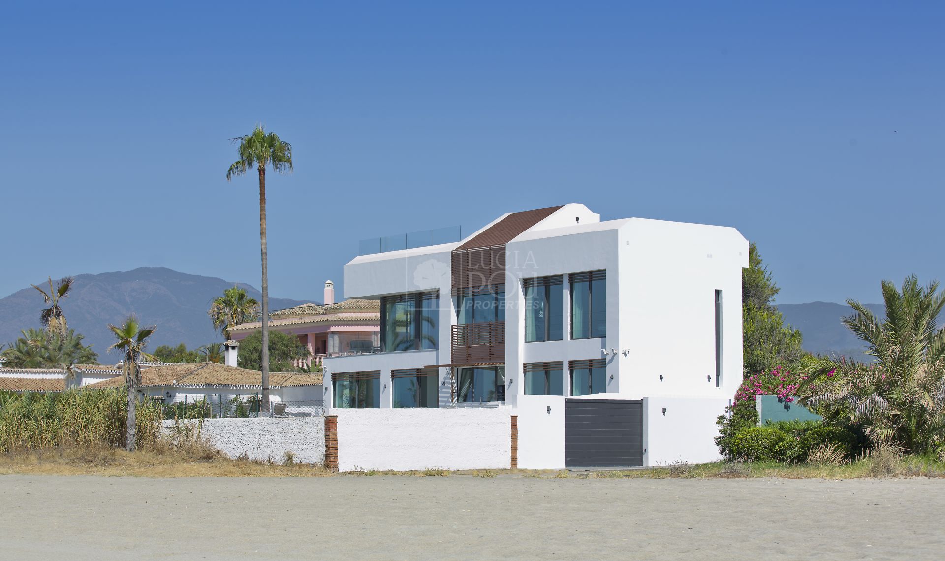 Villa  in New Golden Mile, Estepona East, Estepona