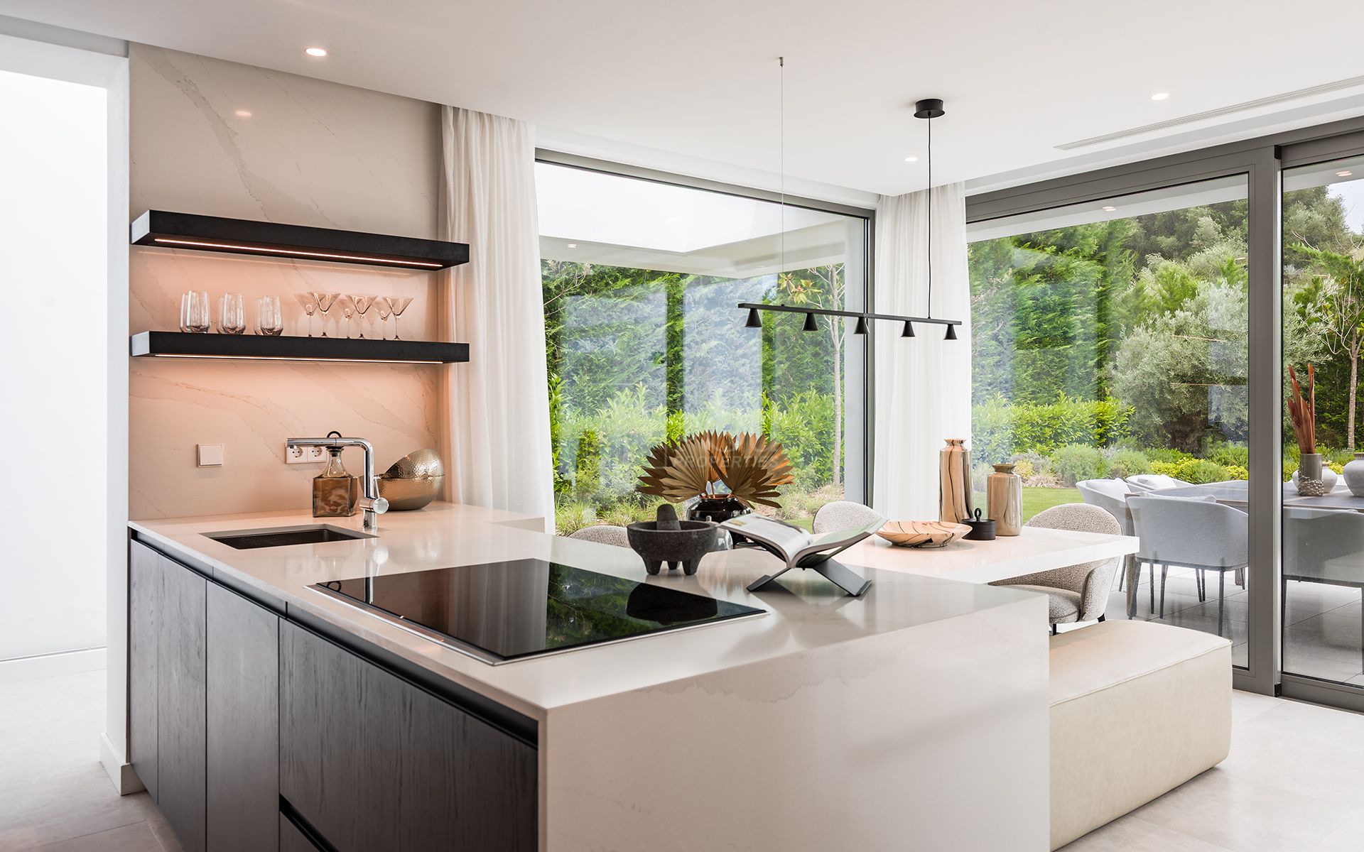 Villa  en New Golden Mile, Estepona Este, Estepona