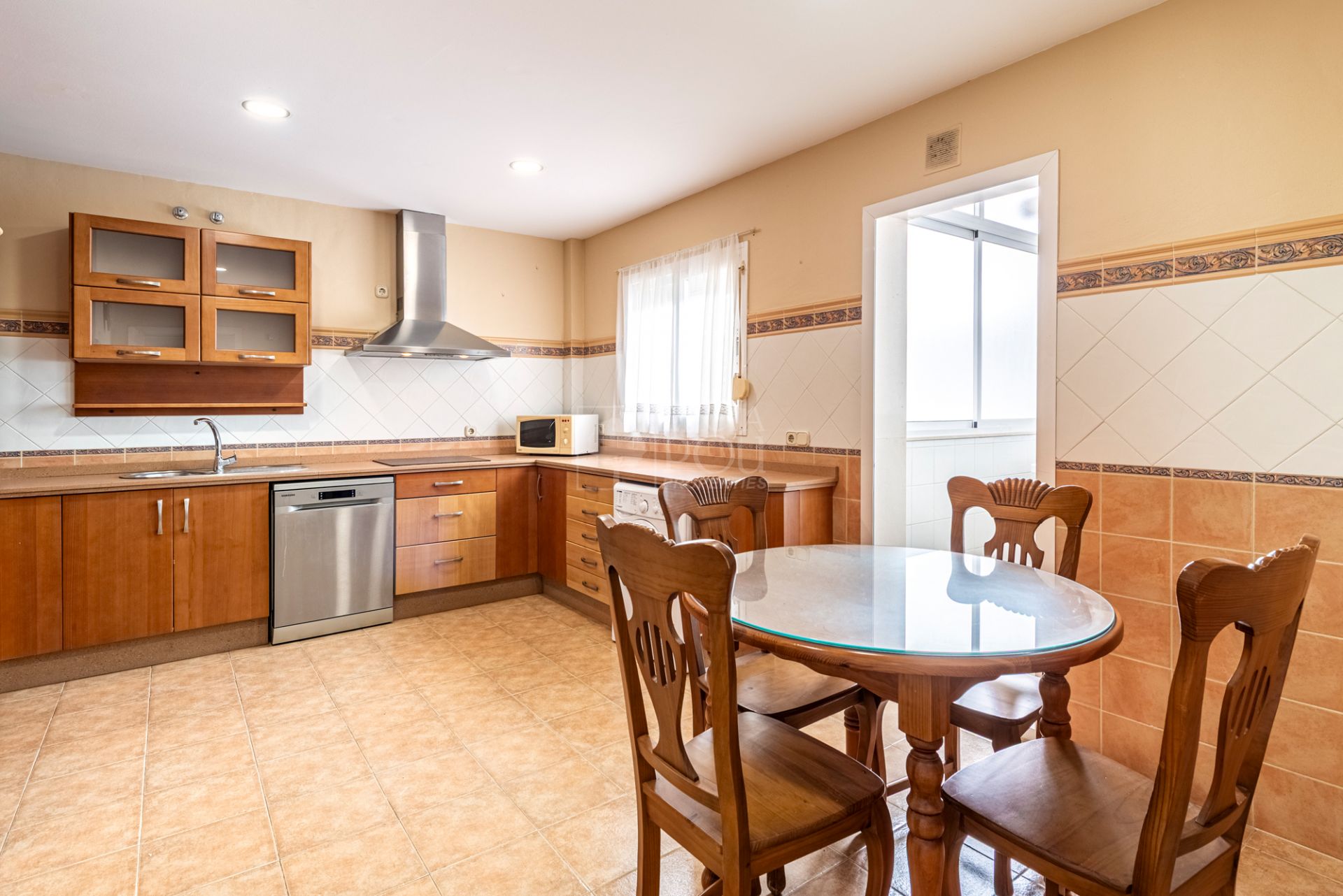 Apartment  in Estepona Town, Estepona