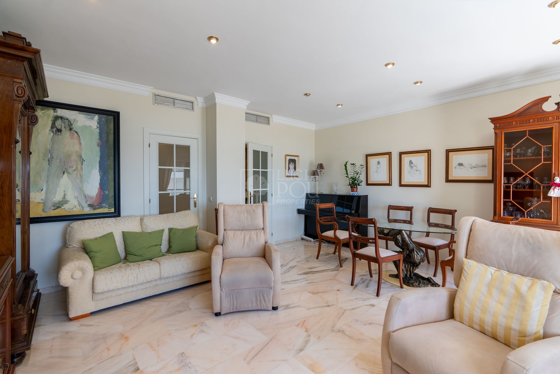 Apartamento  en Estepona