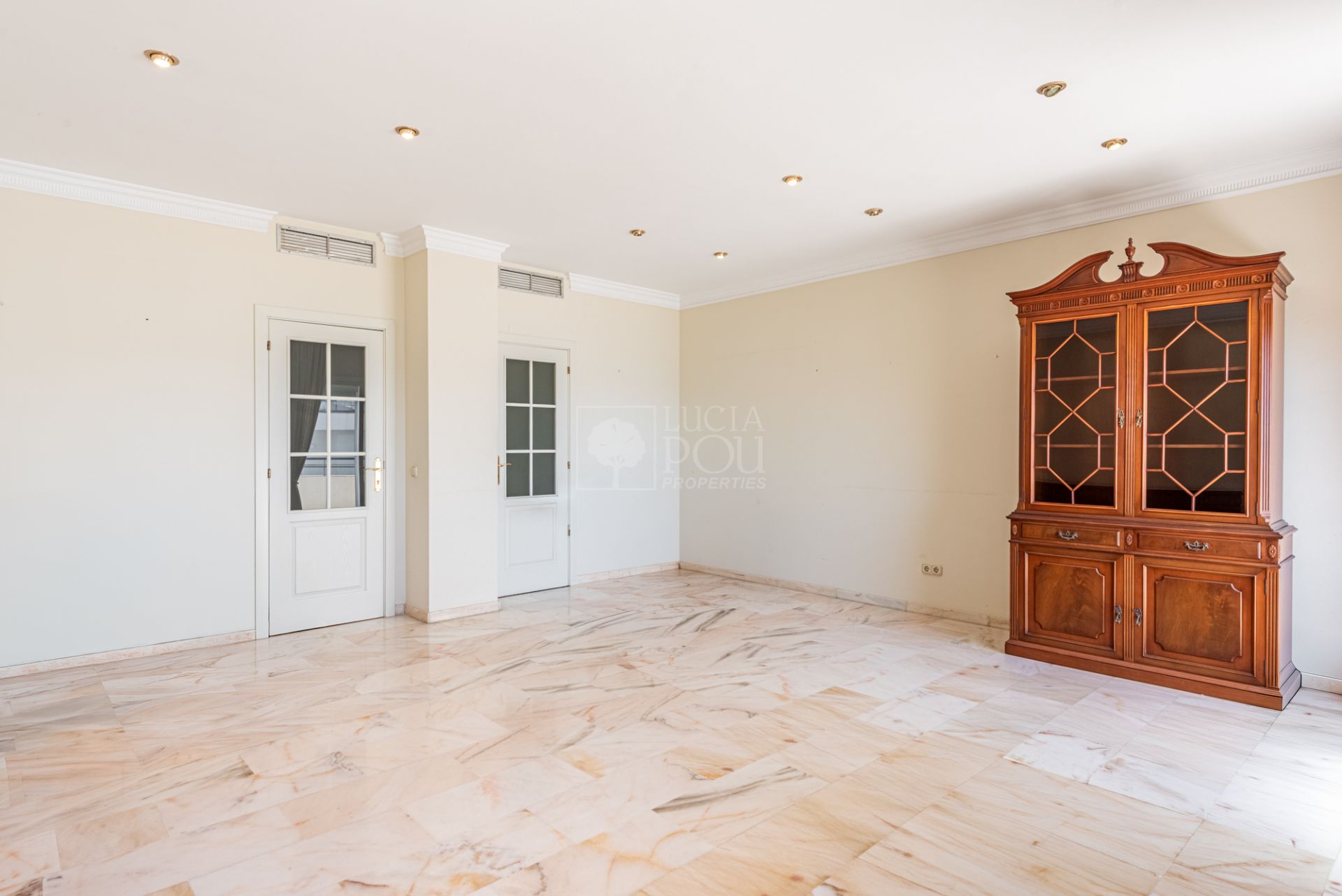 Apartment  in Estepona Town, Estepona