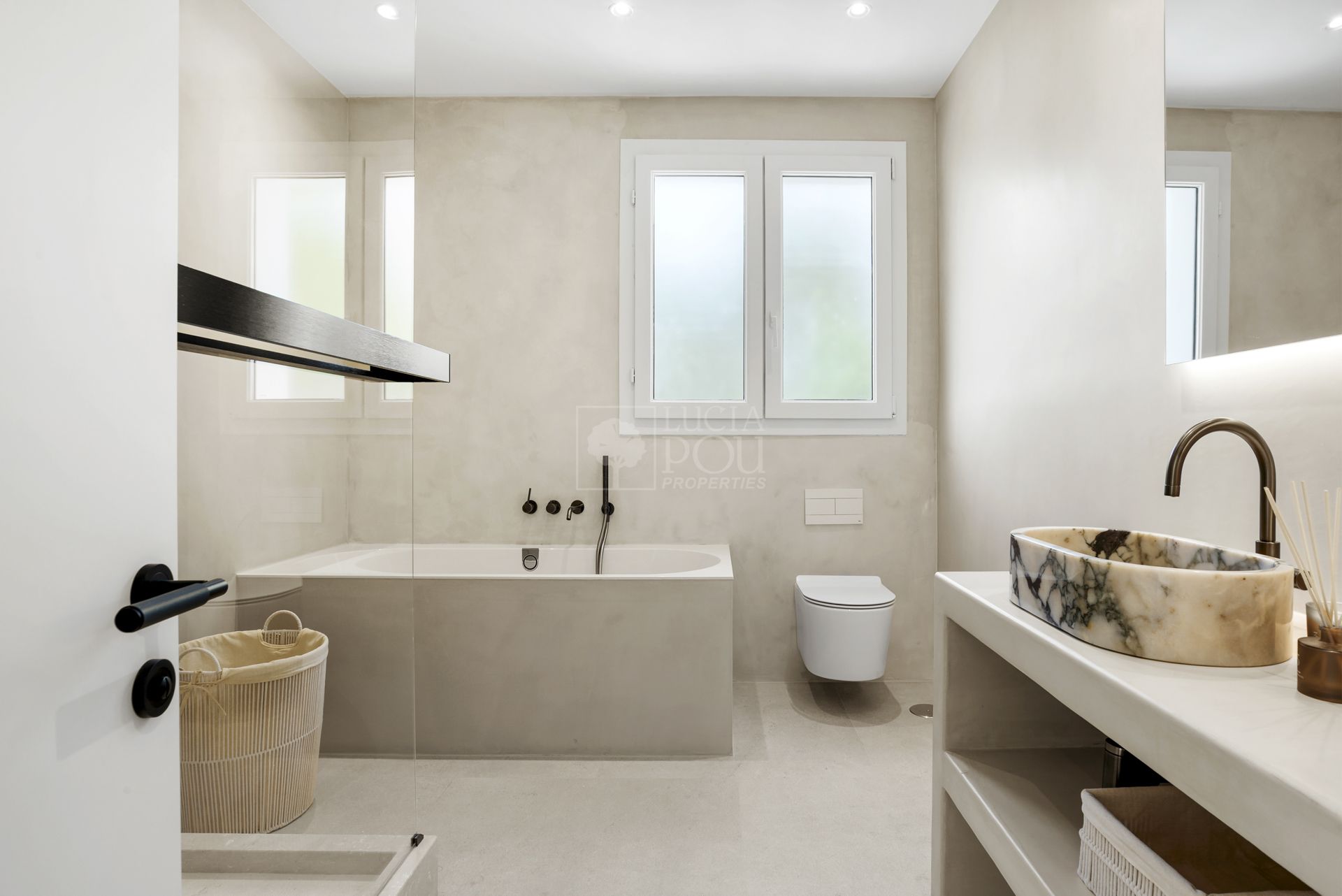 Villa  en New Golden Mile, Estepona Este, Estepona