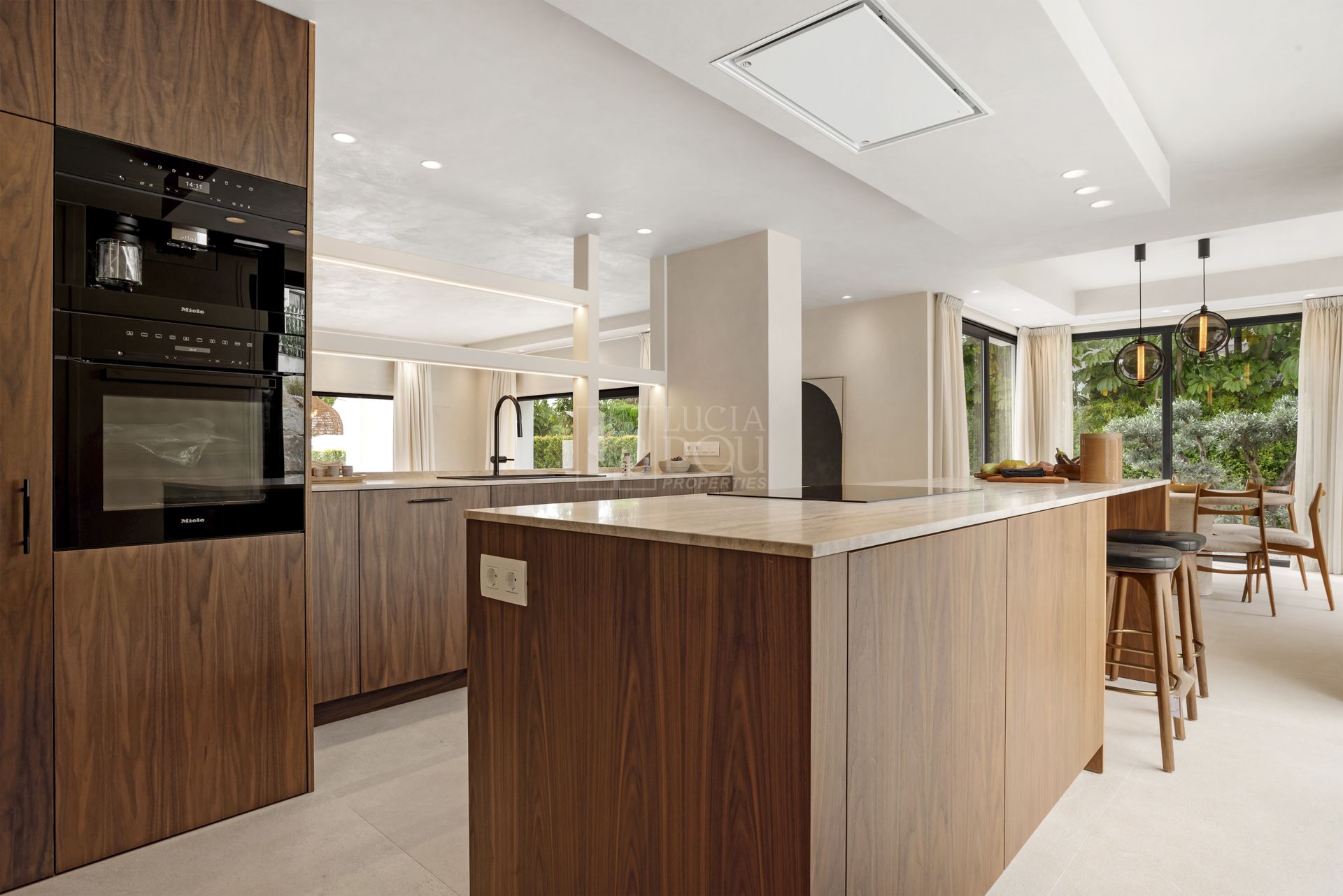 Villa  en New Golden Mile, Estepona Este, Estepona