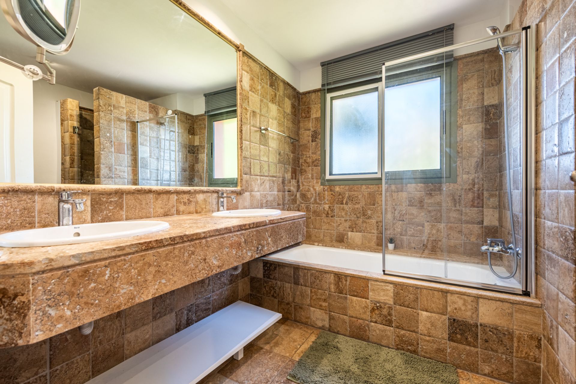 Ground Floor Apartment  in New Golden Mile, Estepona East, Estepona