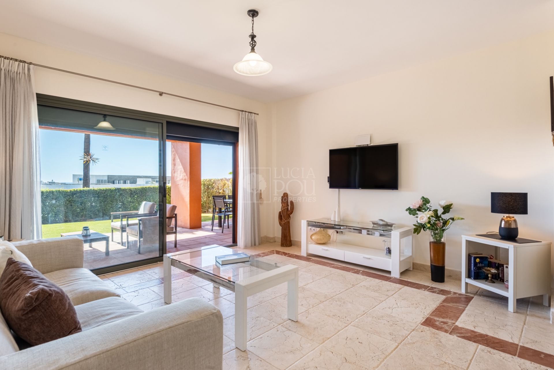 Ground Floor Apartment  in New Golden Mile, Estepona East, Estepona