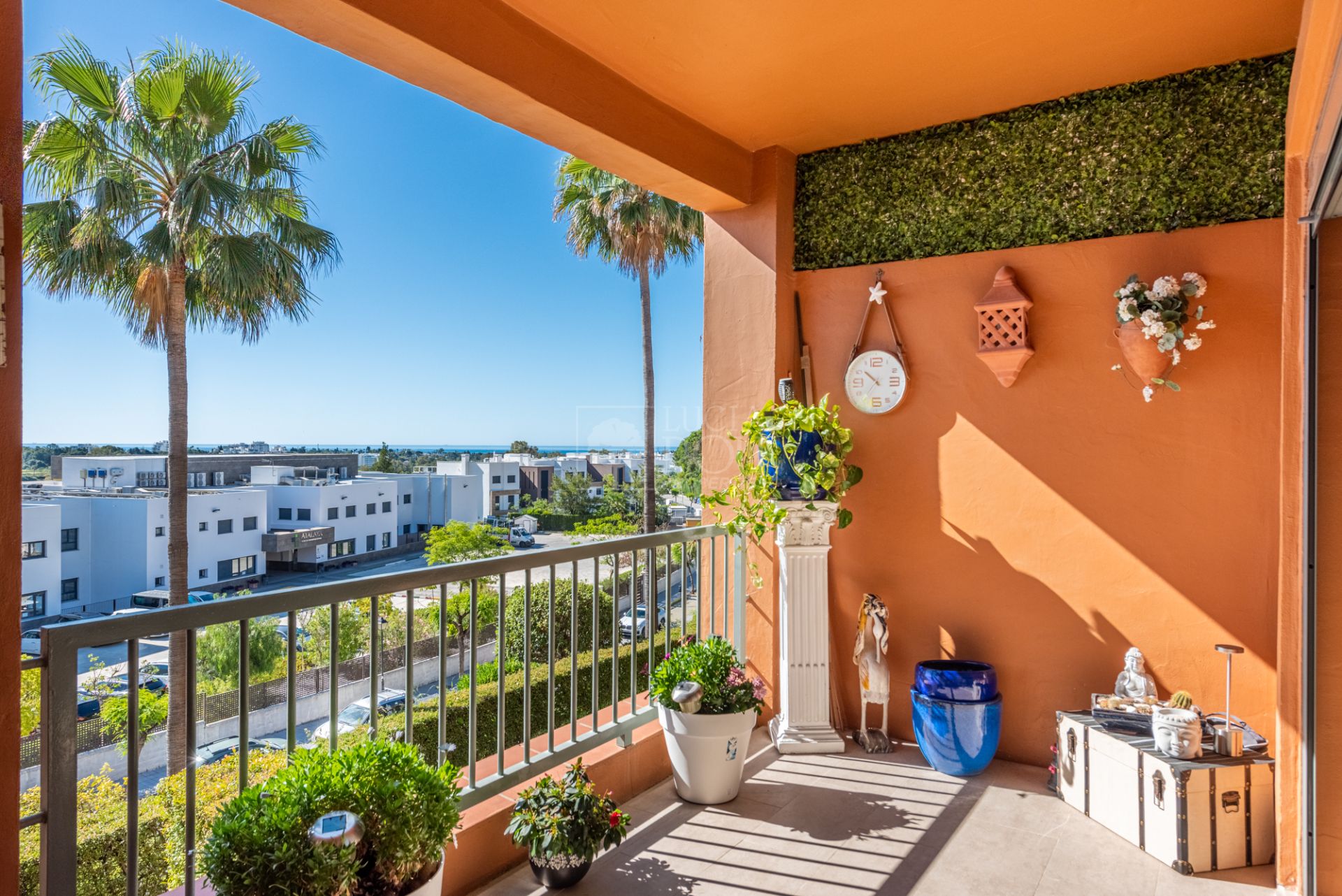 Apartment  in New Golden Mile, Estepona East, Estepona