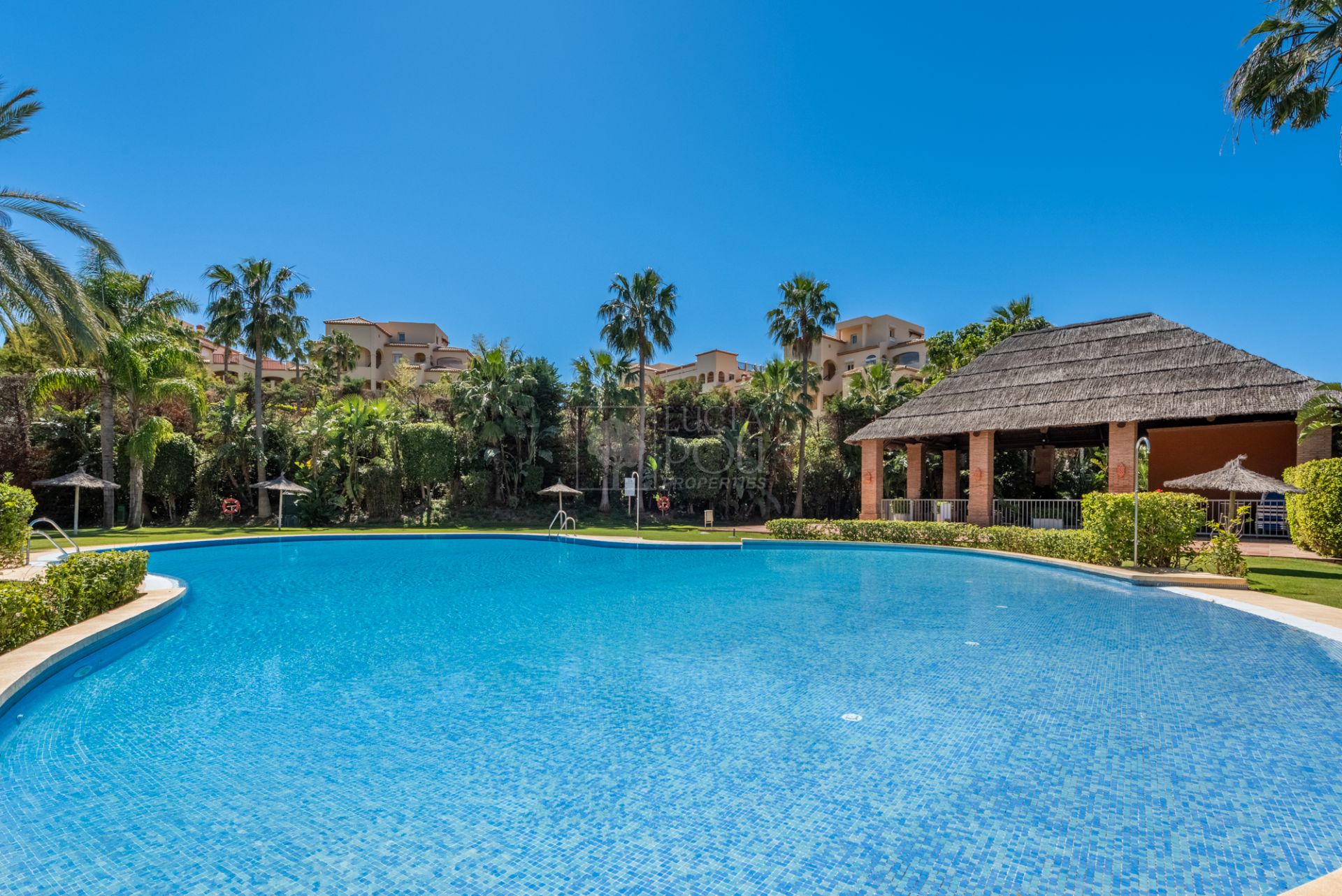 Apartment  in New Golden Mile, Estepona East, Estepona