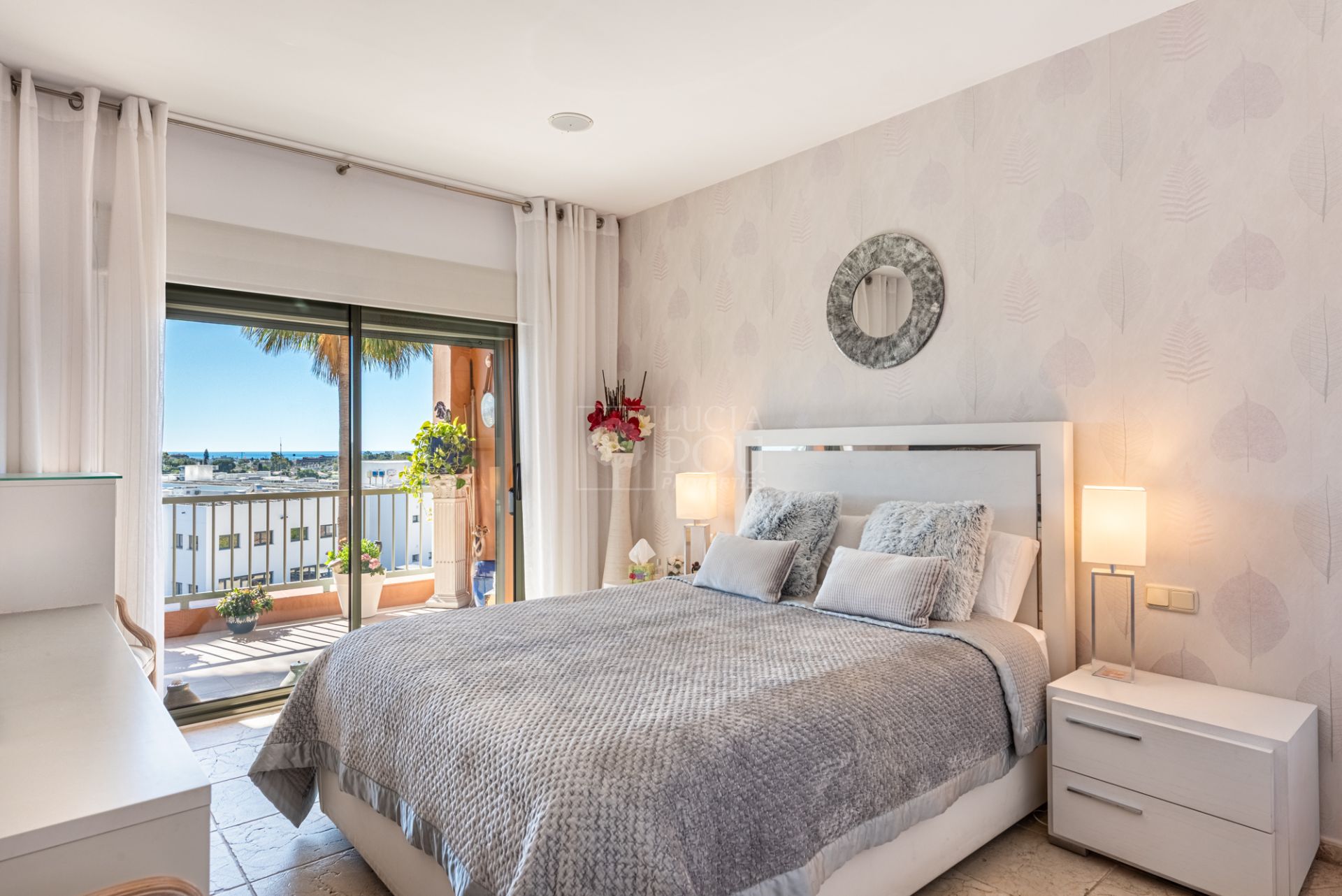 Apartment  in New Golden Mile, Estepona East, Estepona