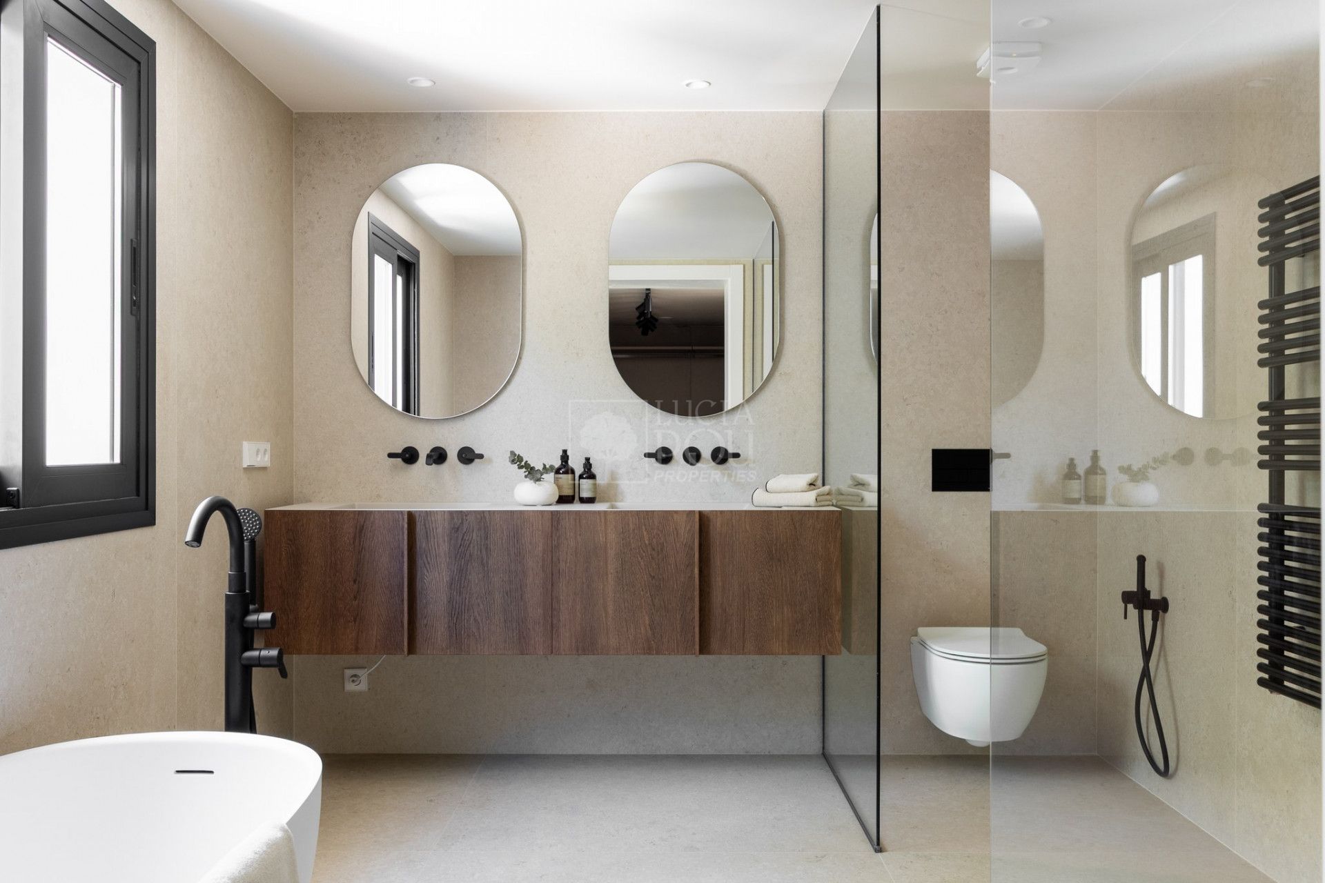 Villa  en New Golden Mile, Estepona Este, Estepona