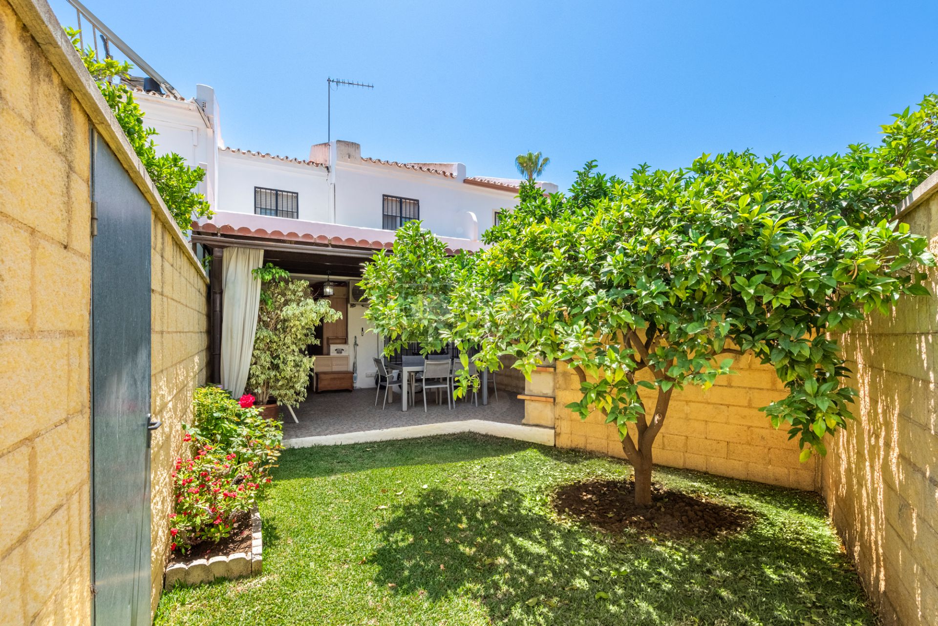 Town House  in New Golden Mile, Estepona East, Estepona