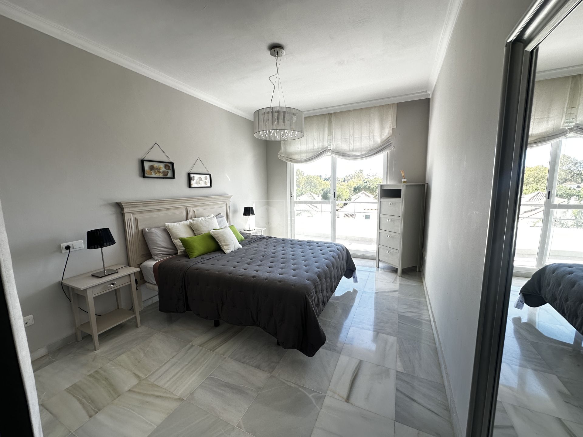 Apartamento  en Nueva Andalucia, Marbella